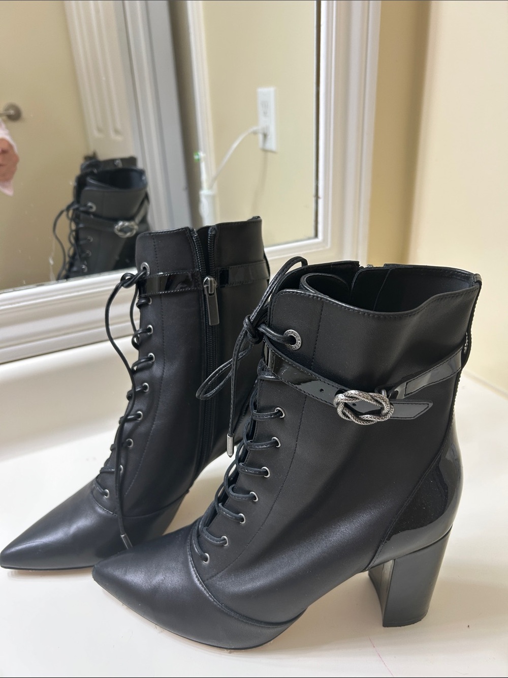 L'AGENCE Black Pointed Lace-Up Ankle Boots - Picture 2 of 3